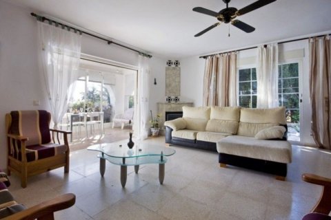 Villa en venta en Calpe, Alicante, España 5 dormitorios, 150 m2 No. 45511 - foto 9