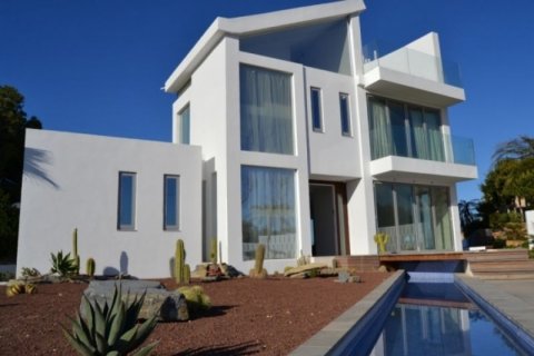 Villa en venta en Jávea, Alicante, España 5 dormitorios, 400 m2 No. 45753 - foto 2