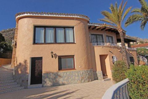 Villa en venta en Calpe, Alicante, España 4 dormitorios, 394 m2 No. 43903 - foto 2