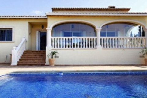 Villa en venta en Calpe, Alicante, España 3 dormitorios, 210 m2 No. 45578 - foto 4