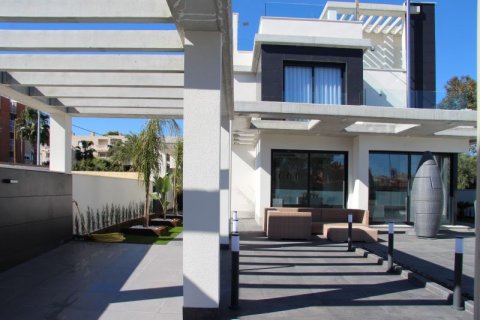 Villa en venta en El Campello, Alicante, España 3 dormitorios, 259 m2 No. 45170 - foto 6