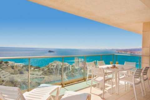 Apartamento en venta en Benidorm, Alicante, España 2 dormitorios, 112 m2 No. 44136 - foto 1