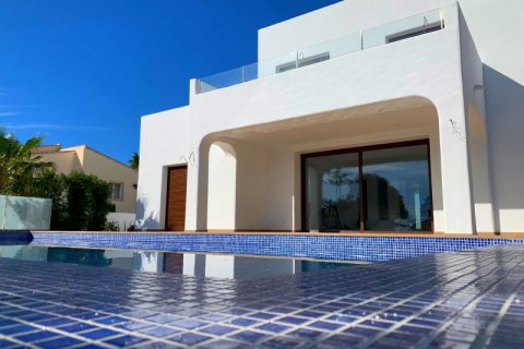 Villa en venta en Calpe, Alicante, España 3 dormitorios, 346 m2 No. 43886 - foto 1