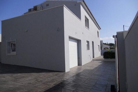 Villa en venta en Calpe, Alicante, España 4 dormitorios, 200 m2 No. 46027 - foto 5