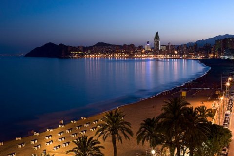 Hotel en venta Benidorm, Alicante, España 120 dormitorios,  No. 45768 - foto 1