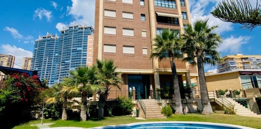 Apartamento en Benidorm, Alicante, España 3 dormitorios, 113 m2 No. 42175