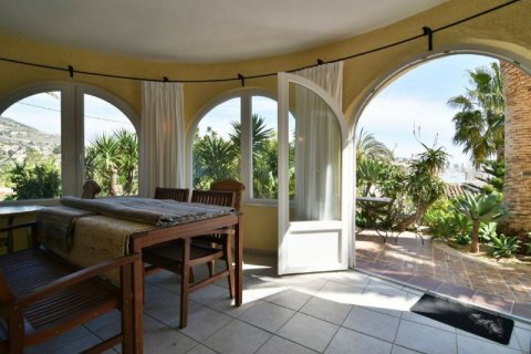 Villa en venta en Calpe, Alicante, España 5 dormitorios, 300 m2 No. 43745 - foto 5