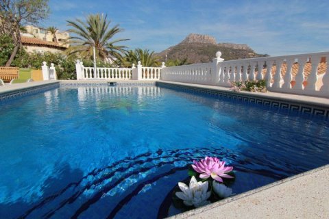 Villa en venta en Calpe, Alicante, España 4 dormitorios, 394 m2 No. 43903 - foto 5