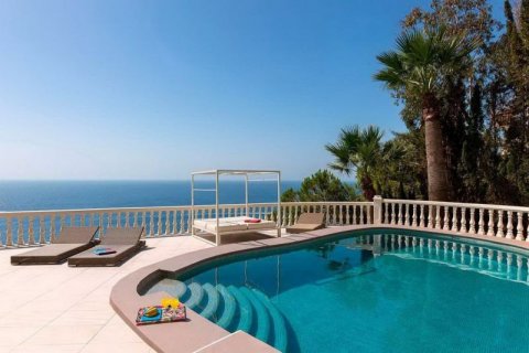 Villa en venta en Jávea, Alicante, España 6 dormitorios, 500 m2 No. 43995 - foto 1