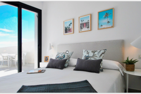 Apartamento en venta en Guardamar del Segura, Alicante, España 2 dormitorios, 65 m2 No. 42697 - foto 6