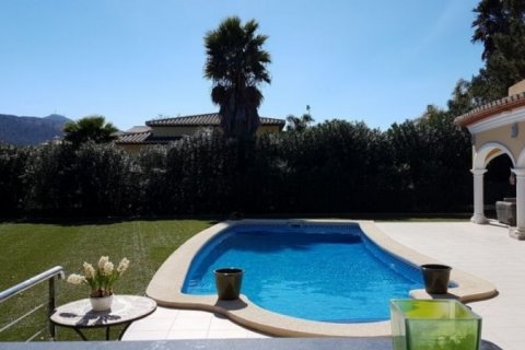 Villa en venta en Jávea, Alicante, España 4 dormitorios, 235 m2 No. 45700 - foto 2