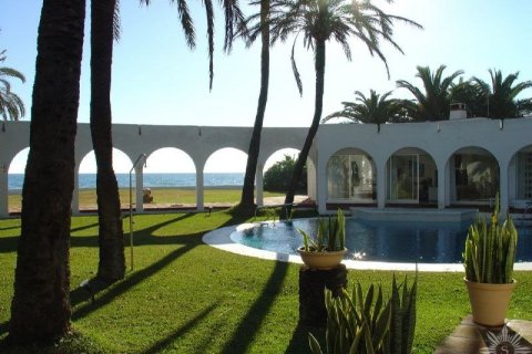 Villa en venta en Marbella, Málaga, España 6 dormitorios, 700 m2 No. 41399 - foto 1