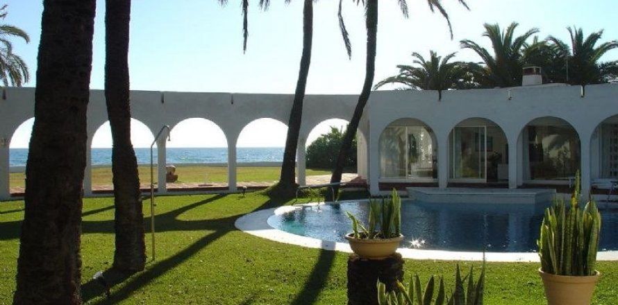 Villa en Marbella, Málaga, España 6 dormitorios, 700 m2 No. 41399