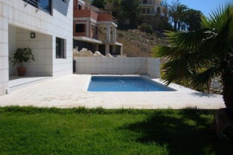 Villa en venta en El Campello, Alicante, España 4 dormitorios, 420 m2 No. 45335 - foto 3