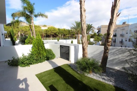 Casa adosada en venta en Calpe, Alicante, España 4 dormitorios, 476 m2 No. 42355 - foto 5
