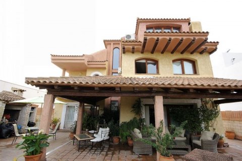 Villa en venta en Alfaz del Pi, Alicante, España 4 dormitorios, 184 m2 No. 43891 - foto 1