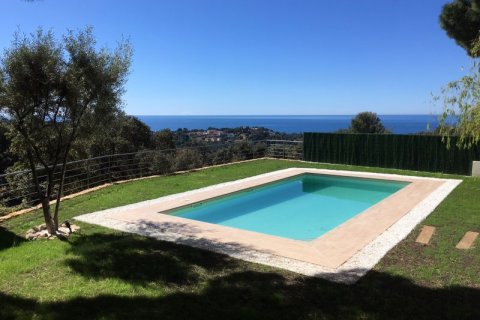 Villa en venta en Lloret de Mar, Gerona, España 6 dormitorios, 420 m2 No. 44257 - foto 3