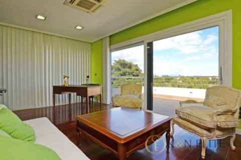 Villa en venta en Alicante, España 5 dormitorios, 490 m2 No. 44776 - foto 8