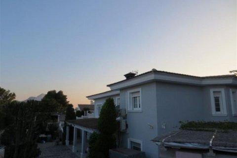 Villa en venta en Calpe, Alicante, España 5 dormitorios, 475 m2 No. 45419 - foto 7