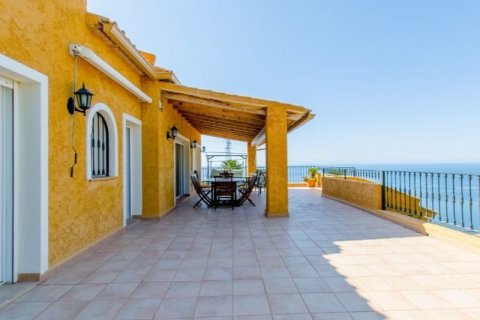 Villa en venta en Altea, Alicante, España 4 dormitorios, 264 m2 No. 43681 - foto 1