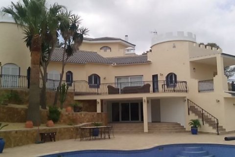 Villa en venta en La Manga del Mar Menor, Murcia, España 5 dormitorios, 667 m2 No. 44627 - foto 1