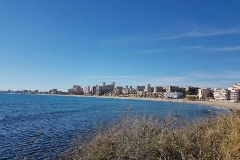 Apartamento en venta en El Campello, Alicante, España 3 dormitorios, 100 m2 No. 45193 - foto 1