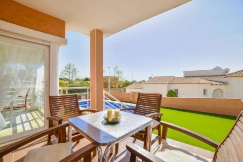 Villa en venta en Calpe, Alicante, España 4 dormitorios, 360 m2 No. 45448 - foto 7