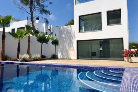 Villa en venta en Moraira, Alicante, España 3 dormitorios, 403 m2 No. 45184 - foto 1