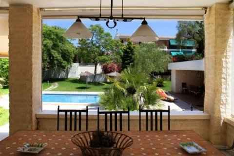 Villa en venta en Alicante, España 6 dormitorios,  No. 44438 - foto 2
