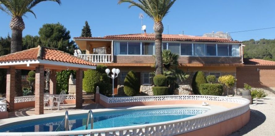 Villa en La Nucia, Alicante, España 2 dormitorios, 253 m2 No. 43684