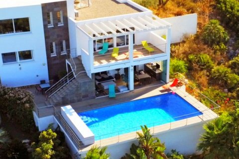Villa en venta en Dénia, Alicante, España 3 dormitorios, 215 m2 No. 42713 - foto 3