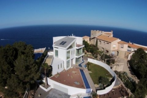 Villa en venta en Jávea, Alicante, España 5 dormitorios, 400 m2 No. 45753 - foto 1