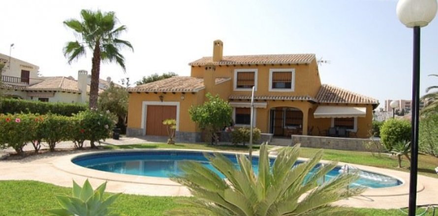 Villa en Cabo Roig, Alicante, España 4 dormitorios, 300 m2 No. 48023