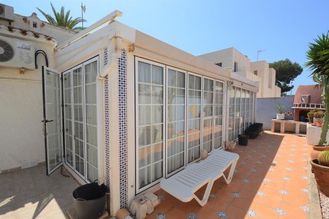 Villa en venta en La Zenia, Alicante, España 3 dormitorios, 150 m2 No. 47888 - foto 8
