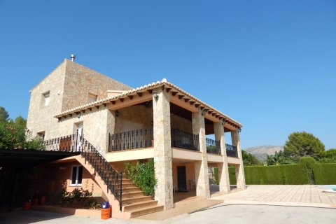 Villa en venta en Pedreguer, Alicante, España 4 dormitorios, 380 m2 No. 50219 - foto 1