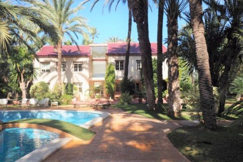 Villa en venta en Elche, Alicante, España 8 dormitorios, 800 m2 No. 50313 - foto 2