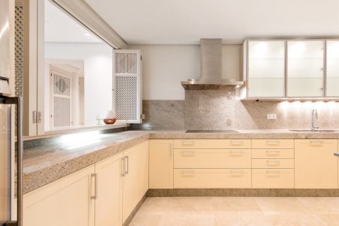 Apartamento en venta en Marbella, Málaga, España 2 dormitorios,  No. 49872 - foto 9