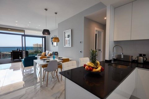 Apartamento en alquiler en Benidorm, Alicante, España 2 dormitorios, 105 m2 No. 49983 - foto 3