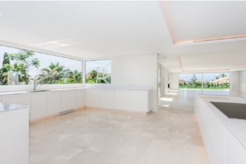 Villa en venta en Marbella, Málaga, España 7 dormitorios, 564 m2 No. 50065 - foto 4