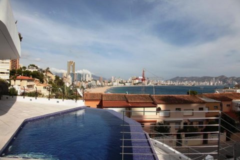 Apartamento en venta en Benidorm, Alicante, España 3 dormitorios, 150 m2 No. 50312 - foto 2