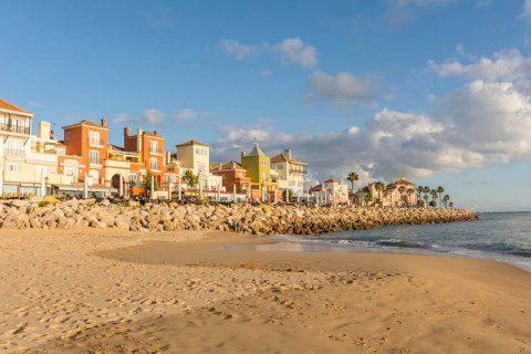 La vivienda de la playa desde 50.000€: la copropiedad llega a la clase media en España