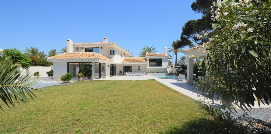 Villa en Cabo Roig, Alicante, España 4 dormitorios, 332 m2 No. 50844