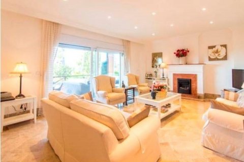 Villa en venta en Marbella, Málaga, España 3 dormitorios, 206 m2 No. 50254 - foto 4