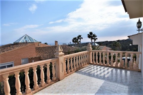 Villa en venta en La Nucia, Alicante, España 4 dormitorios, 395 m2 No. 50297 - foto 22