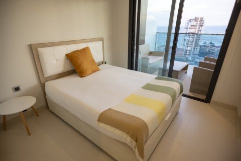 Apartamento en alquiler en Benidorm, Alicante, España 2 dormitorios, 105 m2 No. 50239 - foto 2