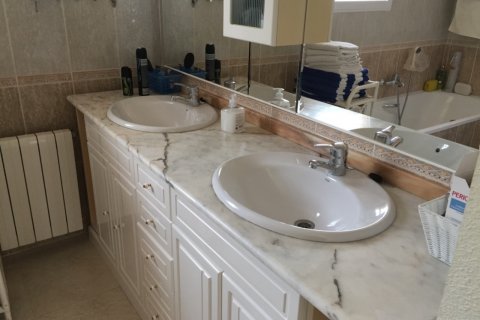 Villa en venta en La Nucia, Alicante, España 5 dormitorios, 295 m2 No. 49889 - foto 14