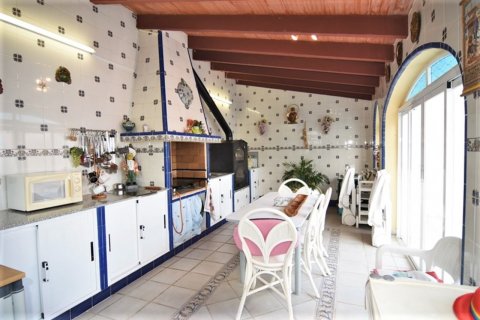 Villa en venta en La Nucia, Alicante, España 4 dormitorios, 395 m2 No. 50297 - foto 9
