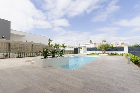 Villa en venta en Campoamor, Alicante, España 3 dormitorios, 157 m2 No. 49750 - foto 3