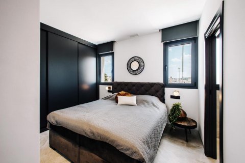 Ático en venta en Alicante, España 3 dormitorios, 80 m2 No. 51992 - foto 9