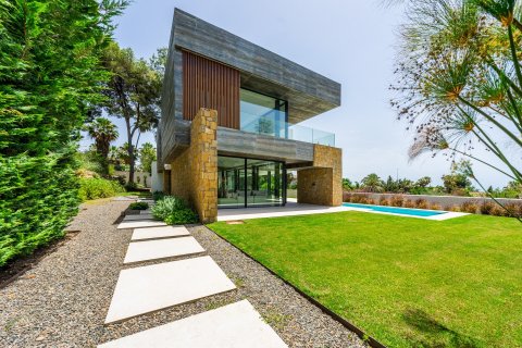 Villa en venta en Manchones Nagueles, Málaga, España 5 dormitorios, 672 m2 No. 53557 - foto 1